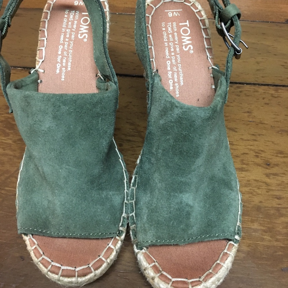 TOMS Sz 6 Monica Suede Espadrille Wedge